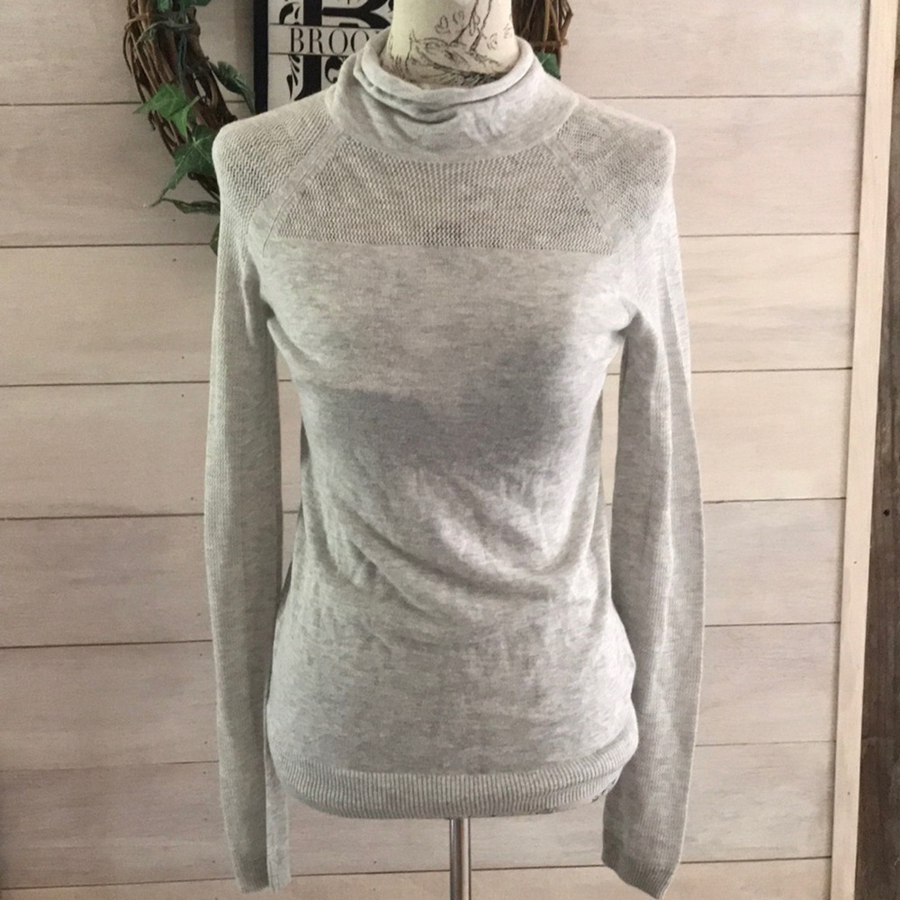 New J Brand Gray Long Sleeve Top M